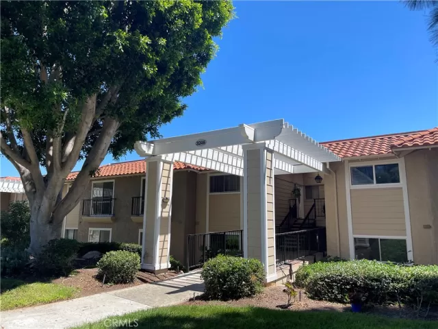 MLS: OC23158402 Condo For Sale