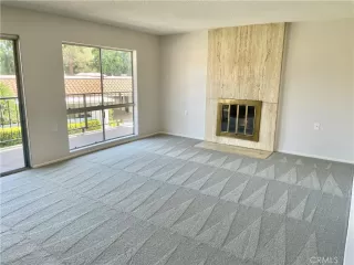 Photo #4: OC23158402 Listing