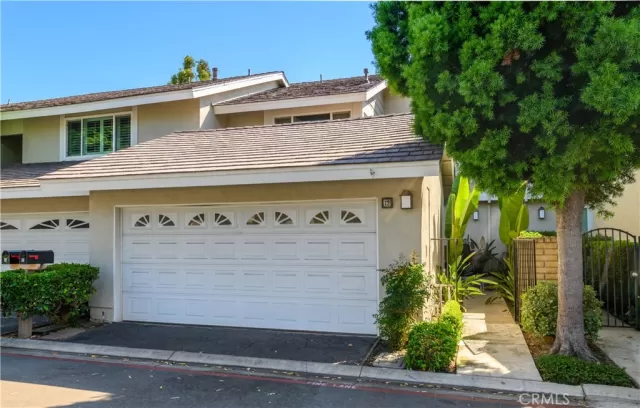 MLS: OC23158431 Condo For Sale