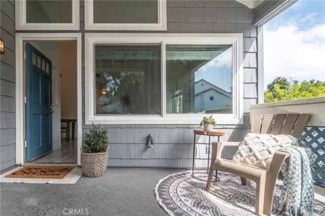 MLS: OC23158714 Condo For Sale