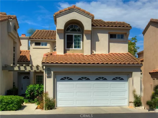 MLS: OC23158805 Condo For Sale