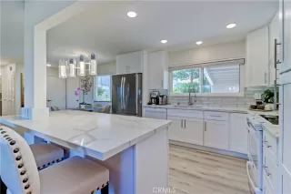 Photo #4: OC23159088 Listing