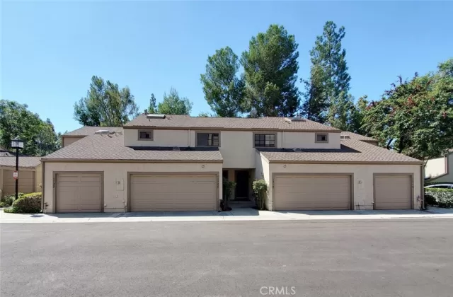 MLS: OC23159212 Condo For Sale