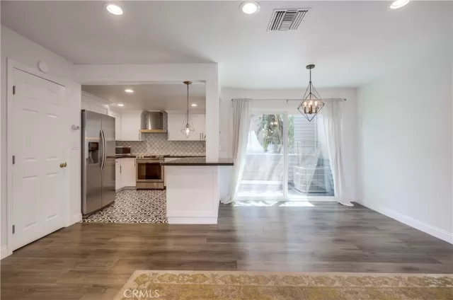 MLS: OC23159332 Condo For Sale