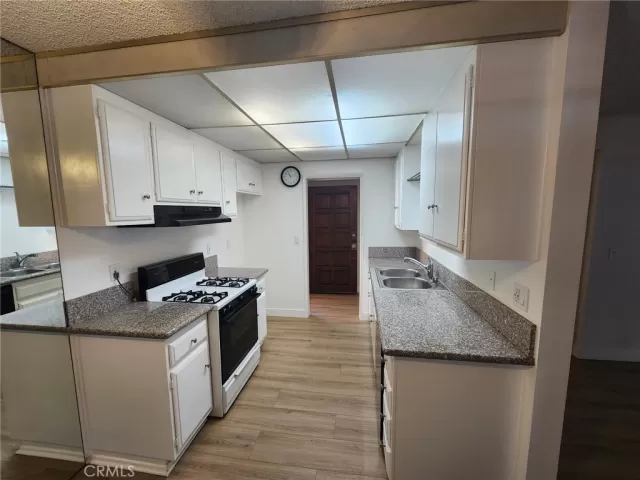 MLS: OC23159389 Condo For Sale