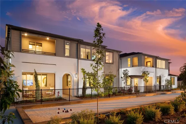 MLS: OC23159567 Condo For Sale