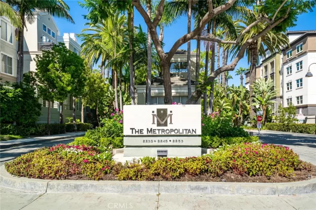 MLS: OC23159953 Condo For Sale