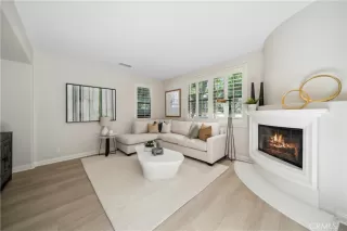 Photo #3: OC23160306 Listing 