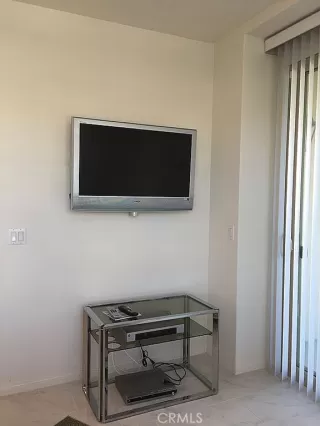 Photo #3: OC23160369 Listing