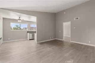 Photo #4: OC23160446 Listing