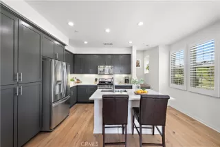 Photo #2: OC23160509 Listing