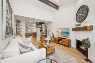 Photo #1: OC23160759 Listing 