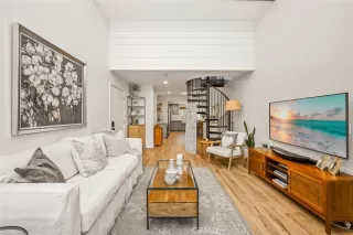 Photo #3: OC23160759 Listing 