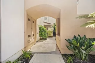 Photo #2: OC23160932 Listing 