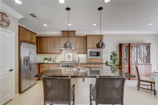 Photo #2: OC23161307 Listing 