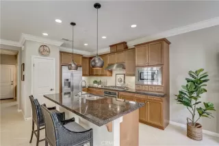 Photo #6: OC23161307 Listing 