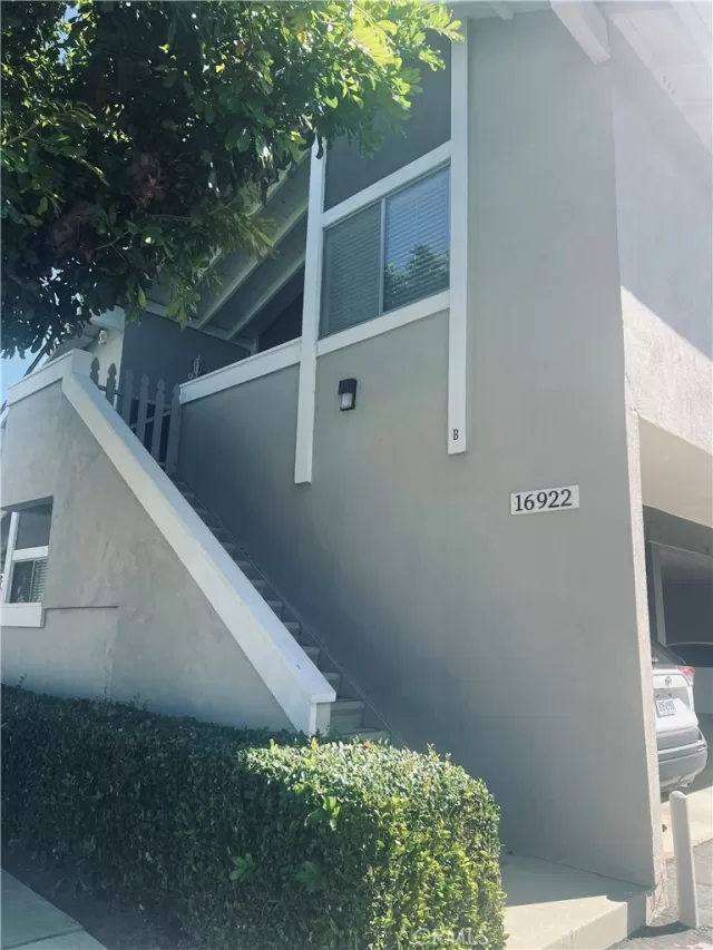 MLS: OC23161580 Condo For Sale