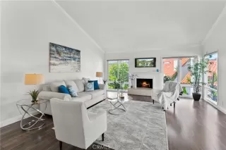 Photo #3: OC23161679 Listing