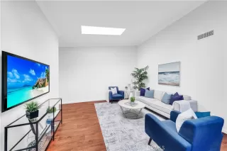 Photo #4: OC23161772 Listing