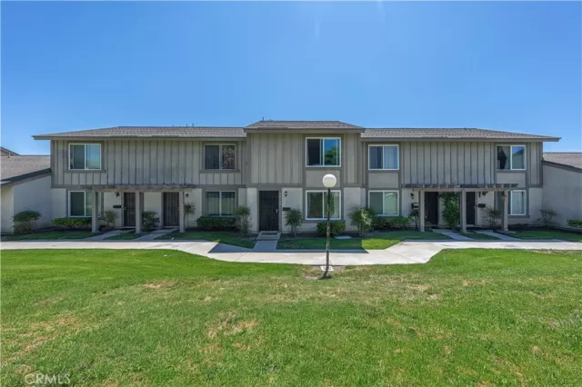 MLS: OC23161870 Condo For Sale