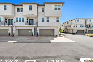 Photo #3: OC23162104 Listing 