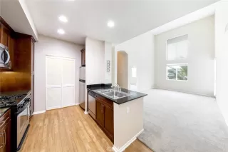 Photo #4: OC23162579 Listing 