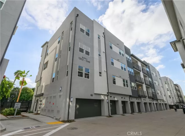 MLS: OC23162888 Condo For Sale
