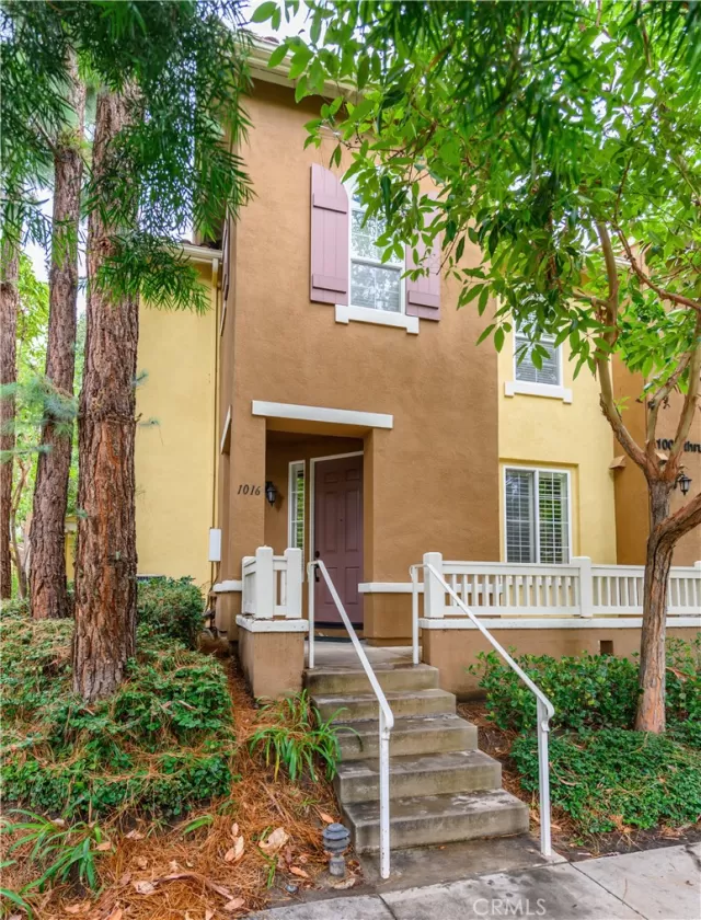 MLS: OC23162896 Condo For Sale