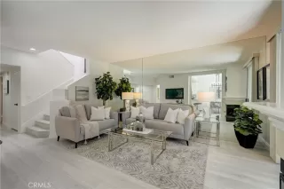 Photo #2: OC23162961 Listing 