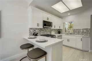 Photo #6: OC23162961 Listing 