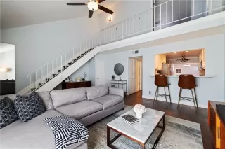 Photo #2: OC23163026 Listing