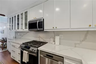 Photo #4: OC23163026 Listing