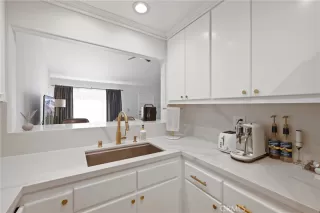 Photo #5: OC23163026 Listing