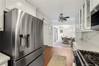 Photo #6: OC23163026 Listing