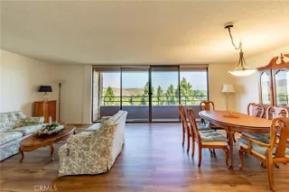 Photo #3: OC23163029 Listing