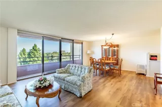 Photo #4: OC23163029 Listing