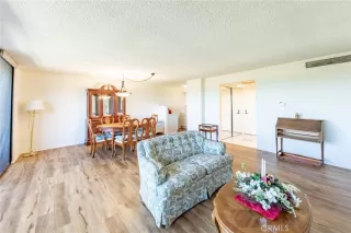 Photo #6: OC23163029 Listing