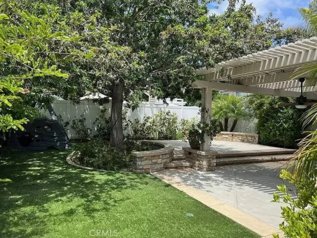 MLS: OC23163033 Condo For Sale