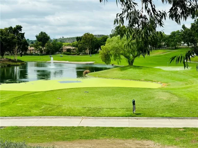 MLS: OC23163050 Condo For Sale