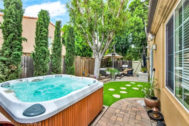 MLS: OC23163085 Condo For Sale