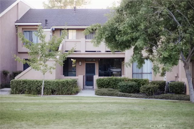 MLS: OC23163428 Condo For Sale