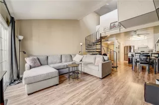 Photo #2: OC23163482 Listing 