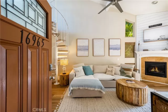 MLS: OC23163534 Condo For Sale