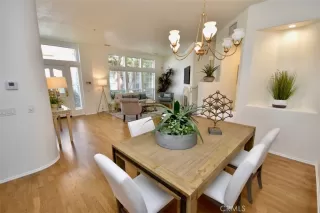 Photo #2: OC23163595 Listing 