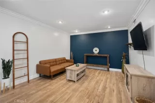 Photo #2: OC23163606 Listing