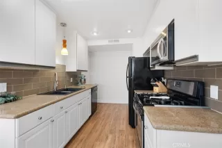 Photo #5: OC23163606 Listing