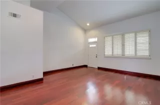 Photo #3: OC23163932 Listing