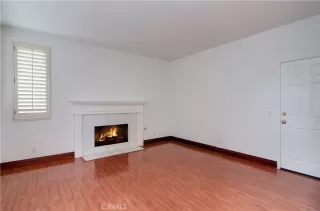 Photo #4: OC23163932 Listing