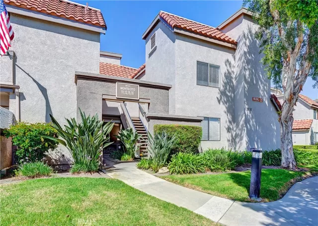 MLS: OC23164008 Condo For Sale