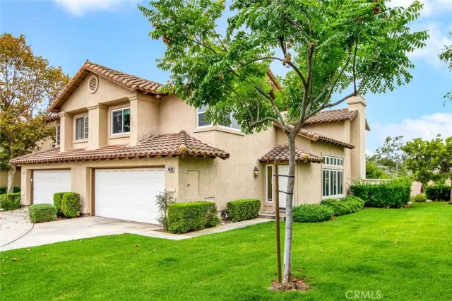 MLS: OC23164089 Condo For Sale